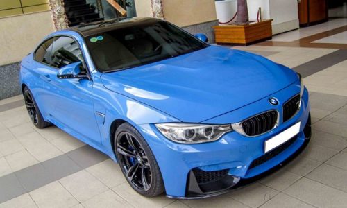 BMW M4 màu xanh